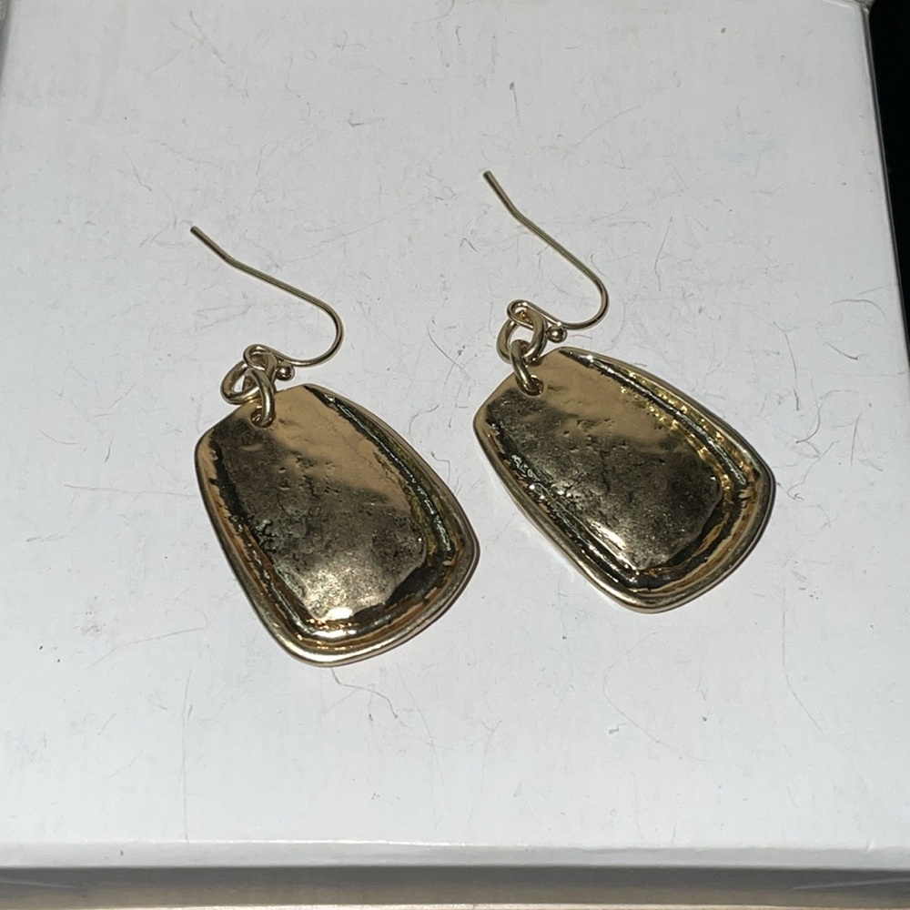 NWOT matte gold tone earrings - Picture 3 of 4